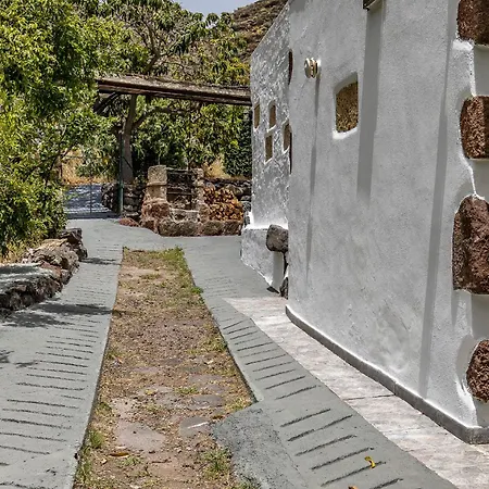 Home2Book Rural Escape In Anaga & Pool منزل ريفي سانتا كروز دي تينيريف